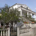 Apartment In Pridraga/Zadar Riviera 7998