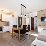 Apartments Dreamy - Free Parking