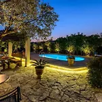 Family Four Bedroom Holiday Home With Pool
