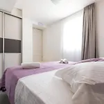 Holiday Home With Pool,Gruda