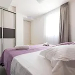 Holiday Home With Pool,Gruda