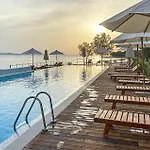 2 Bedroom Beautiful Apartment In Petrcane