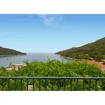 Cozy Apartment In Saplunara With Kitchen