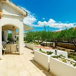Holiday Home Katy - Free Private Parking And Garden