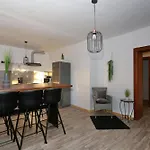 Apartments Fraj With Jacuzzi