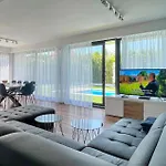 Villa Aurus