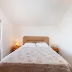 Apartmen With Swimming Pool Nikola
