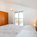 Apartmen With Swimming Pool Nikola