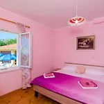 Three Bedroom Holiday Home, Pool , Sauna, Terrace