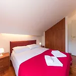 Holiday Home Lapad Beach Royal - Five Bedroom Holiday Home With Balcony And City View