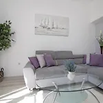 Apartments Isabora - Two-Bedroom Apartment With Terrace And Sea View Nea