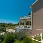 Apartments Villa Harmonia - One-Bedroom Apartment With Patio And Shared Pool