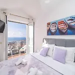 Apartments Isabora - Comfort Three-Bedroom Apartment With Balcony And Sea View Second Floor