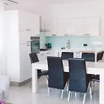 Accommodation Triton