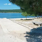 Apartman Ela Crna Punta