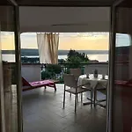 Neu Erbautes Apartment Mit Grossem Balkon