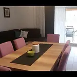 Charmantes Ferienhaus Mit Grill Und Garten