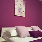 Geraeumige Ferienwohnung Mit Schoenem Garten
