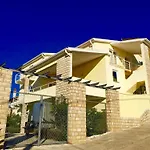 Schoene Ferienwohnung Mit Balkon Am Meer