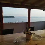 Wohnung In Rtina Mit Garten, Terrasse Und Grill