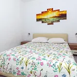 Mediterranean Seaside Apartments - Deak