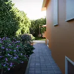 Luna Serene Garden Home - Jacuzzi & Gym