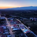 Fjaka Holiday Home