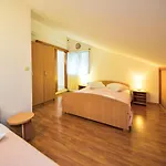 Apartment Haus Peric - Kor201 By Interhome