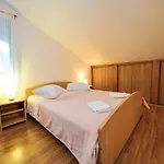 Apartment Haus Peric - Kor201 By Interhome