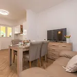 Apartment Teresa - Great Location & Parking