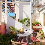 Sunny Charming Apartment