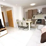 Apartments Daisy