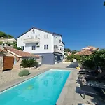Apartments Villa Lora