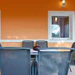 Ferienhaus Mit Terrassen Am Wald