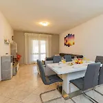 Laetitia With Pool Comfortable Holiday Residence
