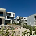Dvj Apartments