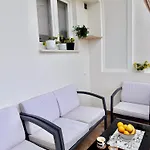Cozy Studio With Sunny Terrace