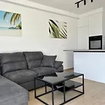 Palm Beach Apartment, Povljana