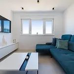 Skyline Luxe