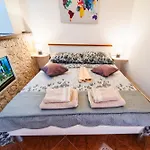 M & J Central Suites