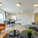 Lpl Luxury Apartments