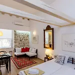 Midtown Apartment