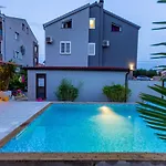 Zadar Lavish And Luxurious Apartment With Private Pool
