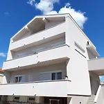 Zadar - 2 Bedroom Rental With Sea View