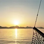 Rhythm Floating Hostel - Zadar