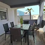 Palm Tree Apartment 1