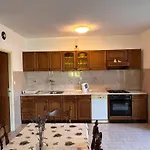 Beachfront Apartment Mery, Kneze