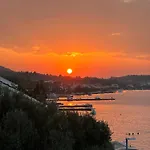 Beachfront Apartment Mery, Kneze