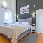 Lola 1 Apartment