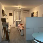 Studio Apartment Ivana - New Sweet Apartment